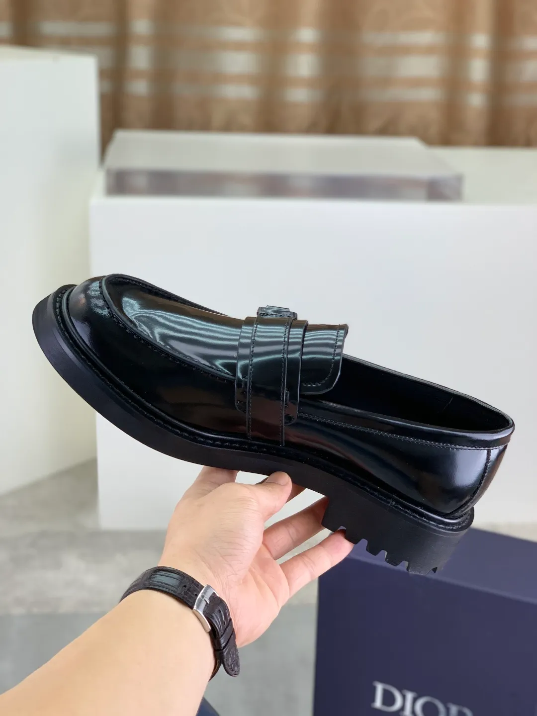 Men's shoes 💰P680 new model, high quality 💎💎💎 water-dyed cow lining, original quality Dior —🆘.Dior original purchase, high-end business leather shoes, fabric: imported from Italy open edge beaded cowhide material ➕ water-dyed cow lining / cowhide feet ➕ special original rubber outsole, fine workmanship, real thing ^_^ Photographed 🎬size: 39-44 (38 45 (customized)